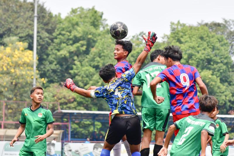 Liga Soeratin U-15, Dua Laga Seru Sajikan Drama