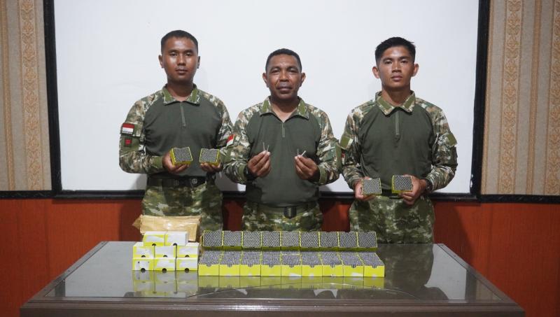 Satgas Pamtas Yonkav 8/NSW/2 Kostrad Gagalkan Penyelundupan 5.000 Detonator Aktif