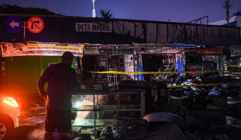 Tiga Kios Pasar Mobil Kemayoran Terbakar, 22 Mobil Damkar Dikerahkan
