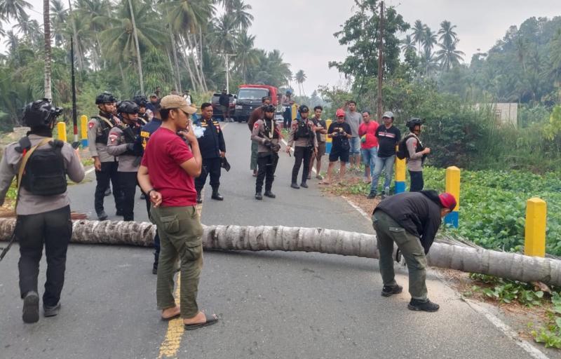 Brimob Maluku Utara Kawal Penegakan Hukum Pascakonflik Sibenpopo–Banemo, Cegah Konflik Susulan