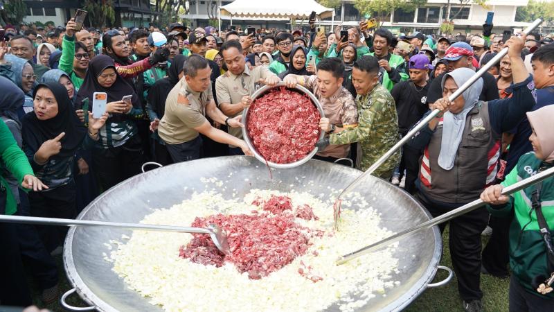 Kodam Jaya Gelar Hit & Eat, Berbagi Kebahagiaan Bersama Warga Jakarta