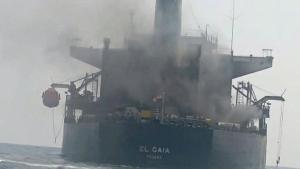 
                                       Kembali Memanas! Kapal Tanker Diserang Rudal saat Melintasi Selat Hormuz