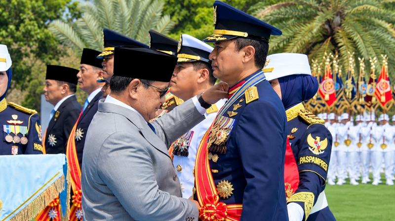 Kasau Terima Tanda Kehormatan Bintang Mahaputera Adipradana