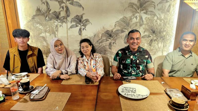 Tokoh Masyarakat Kotamobagu Temui Kolonel Edward Sitorus, Bintang TNI di Medsos