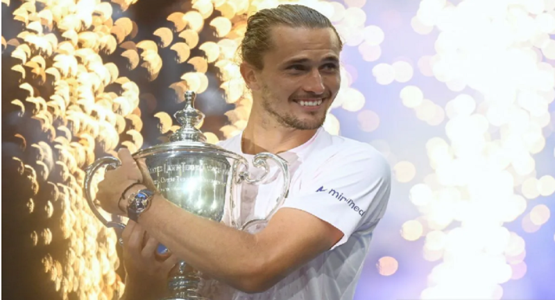  Petenis Jerman Alexander Zverev meraih penghargaan No.1 ATP akhir tahun ini, untuk pertama kalinya dalam kariernya dan menjadi petenis ke-20 yang meraih penghargaan ini.