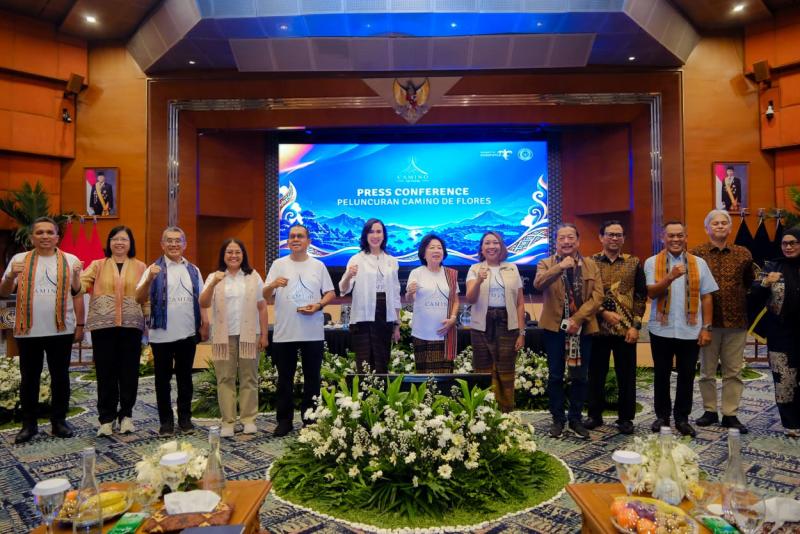 Menpar Widiyanti dalam konferensi pers peluncuran Camino de Flores: The Sacred Journey of Flores di Balairung Soesilo Soedarman, Gedung Sapta Pesona, Jakarta, Selasa (13/10/2026). (Foto: Biro Komunikasi Kemenpar)