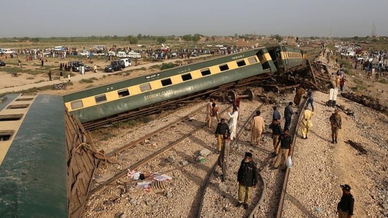 Kereta Api Anjlok di Pakistan, Lima Orang Tewas dan Puluhan Penumpang Terluka