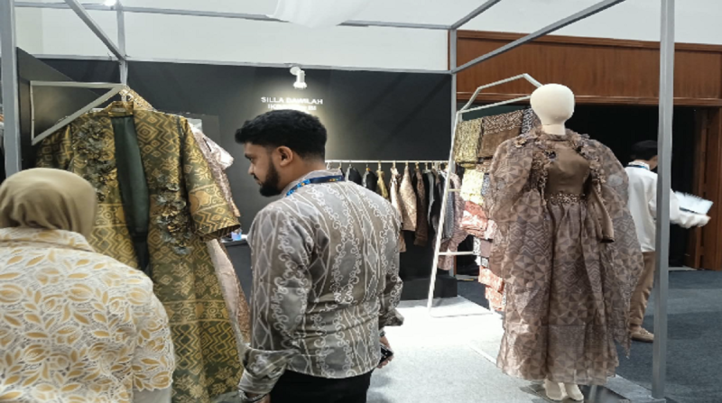 Indonesia International Modest Fashion Festival (IN2MOTIONFEST) X -Jakarta Muslim Fashion Week (JMFW) resmi dibuka, Rabu (14/10) pagi, di Mainstage Fashion Show, Hall A JICC Senayan.
