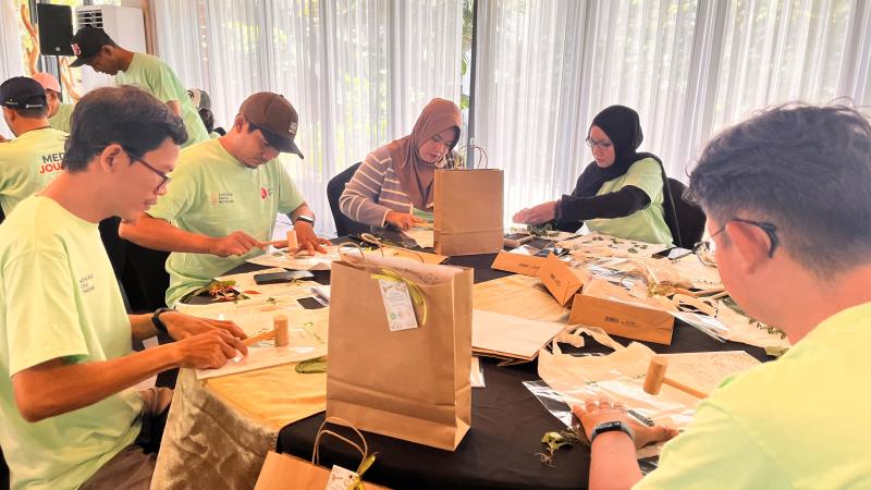 Sindikasi Media Network Ikuti Workshop Ecoprint di Wyndham Garden Yogyakarta, Kenalkan Teknik Pewarnaan Alami