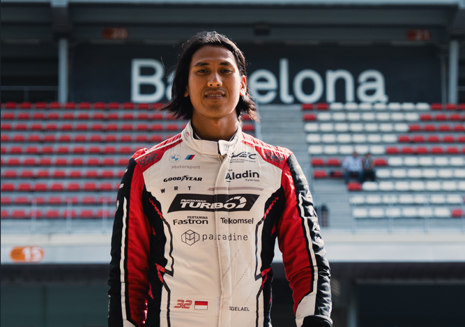 Sean Gelael Start dari Posisi Keenam di 6 Hours of Barcelona, WRT 32 Siap Hadapi Hujan
