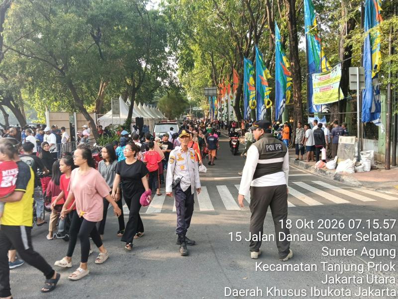 Ahmad Afriyanto Turun Langsung Atur Lalu Lintas di Festival Perahu CiLung Danau Sunter