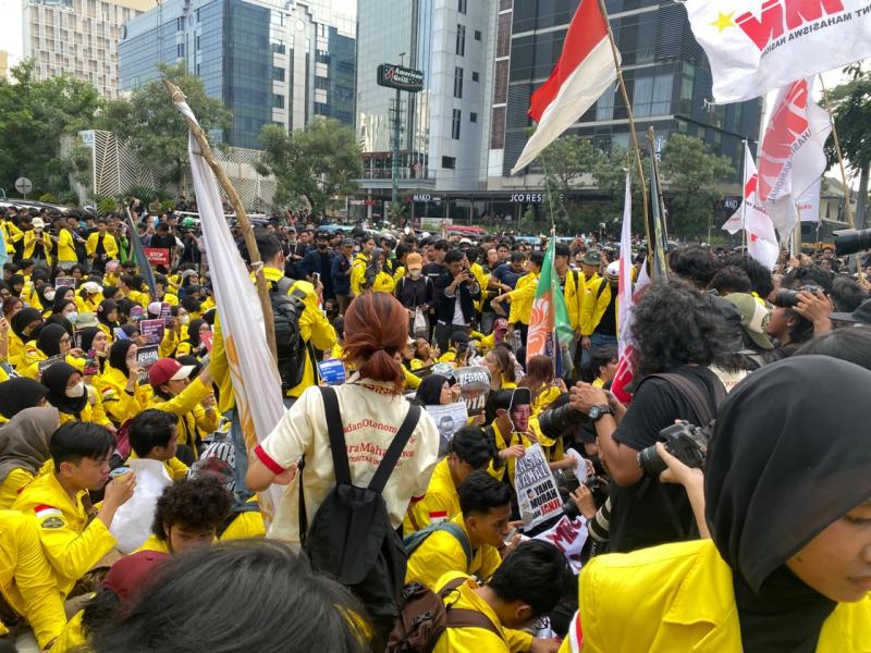 Dua Tahun Prabowo-Gibran, Mahasiswa Turun ke Jalan: Karhutla Jadi Tuntutan Utama