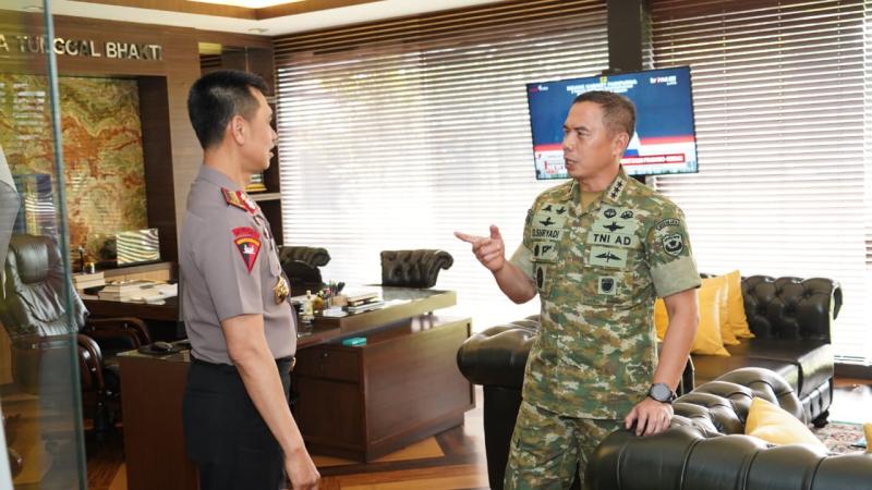 Pangdam Jaya Terima Kunjungan Silaturahmi Kapolda Metro Jaya, Perkuat Sinergi TNI-Polri