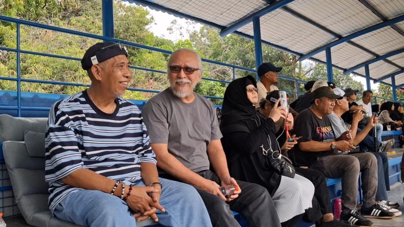 Ketika Iwan Fals Mampir ke PSF Pancoran  SEBAIKNYA PSSI MENGGELAR LIGA TARKAM
