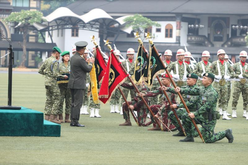 4 Satuan TNI AD Terima Samkaryanugraha, Kasad: Jadikan Pemacu Prestasi