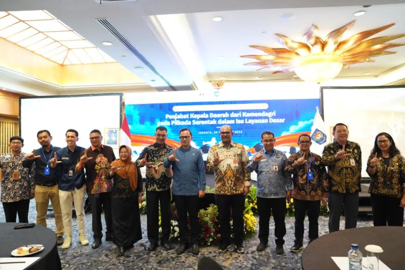  Kementerian Dalam Negeri (Kemendagri) meluncurkan buku “Menjaga Roda Pemerintahan di Masa Transisi” pada Kamis (29/10/2026) di Hotel Aryaduta Menteng, Jakarta. (Foto: Puspen Kemendagri)