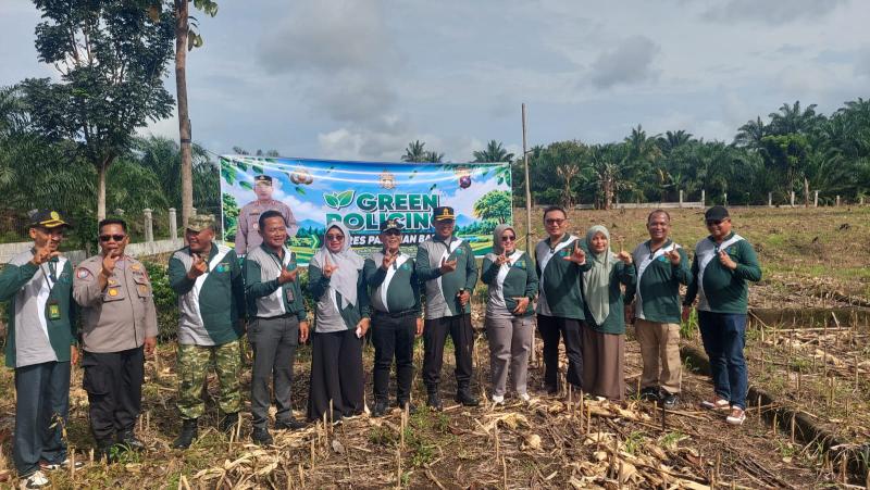 Revitalisasi, Bupati Pasaman Barat dan PTPN IV Regional IV Hijaukan Hutan Kota