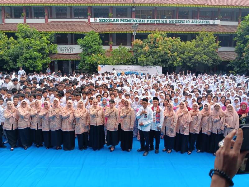 DWP Kemenbud RI Sambangi SMP N 19 Sampaikan Program Mengajar