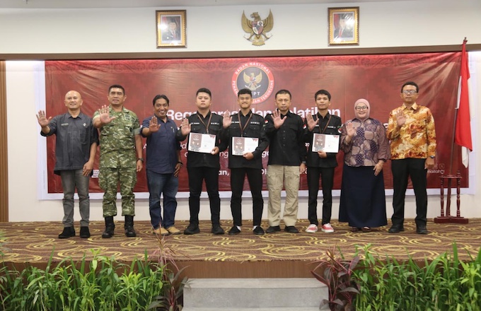 Acara pengukuhan kegiatan Regenerasi dan Pelatihan Duta Damai BNPT Tahun 2026 yang diikuti 50 peserta terpilih di Hermes Palace Hotel, Medan, Sumatera Utara, Jumat (30/10). (Foto: Humas BNPT)